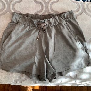 Lululemon On the Fly Short- 6